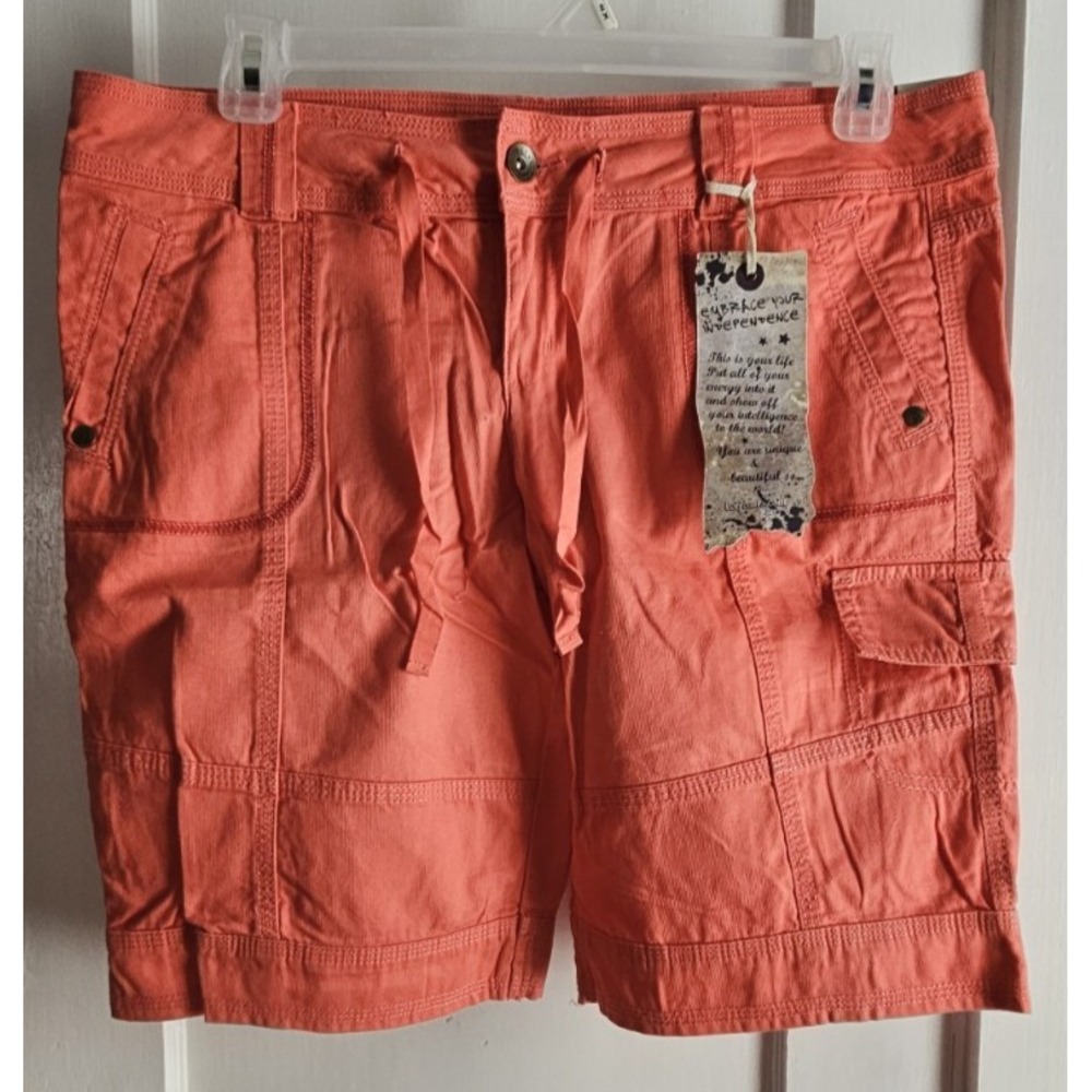 NWT L.e.i Ashley Trouble‎  cargo Bermuda shorts woman Sz 15 coral drawstring